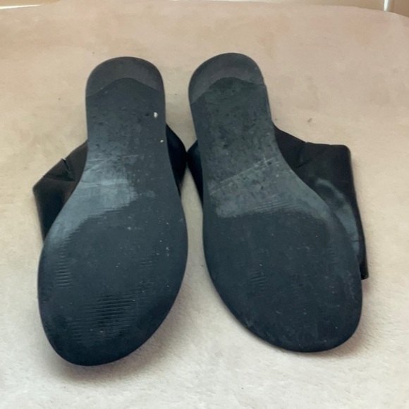 DKNY Black Women's Slide Sandals - Picture 10 of 10